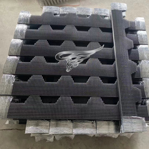 Critter Guard Mesh Azulejo español Precortado Bird Guard Prevención para paneles solares Heavy Duty Galvanizado Negro Recubierto de PVC - Product Image 5