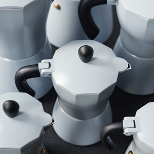 Diseño clásico Haze Blue Aluminio Moka Pot Cafeteria Portable Eco-Friendly Espresso Maker Tapa de metal Mango de ácido poliláctico - Product Image 3