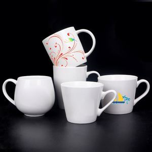 แก้วกาแฟเซรามิกเปล่าพิมพ์ลายโลโก้ตามสั่งสีขาวพอร์ซเลนขนาด11ออนซ์สำหรับเทศกาลคริสต์มาส - Product Image 1