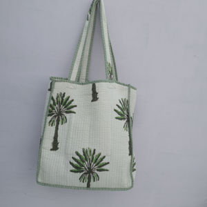 Sac à bandoulière géométrique floral imprimé à la main en Inde pour femmes avec deux sangles, doublure en coton doux, sac fourre-tout tendance pour toutes les saisons - Product Image 1
