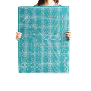 <span class=keywords><strong>Tapis</strong></span> <span class=keywords><strong>de</strong></span> <span class=keywords><strong>couture</strong></span> auto-cicatrisant A2, <span class=keywords><strong>tapis</strong></span> <span class=keywords><strong>de</strong></span> découpe pour le patchwork, les loisirs créatifs, la précision dans les travaux textiles et les arts. - Product Image 1