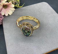 Nouvel ensemble de bijoux en coquille d'ormeau naturelle incrustée de pierre brute de tourmaline, style chinois populaire et vintage