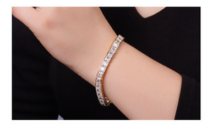 Pulsera de tenis de plata S925 con cristales de corte princesa, chapada en oro de 22K, engaste de canal, geométrica, unisex, de lujo, para uso diario - Product Image 4