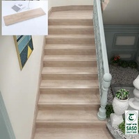Marches d'escalier en porcelaine intégrale à grain de bois et à grain de pierre, antidérapantes, design moderne, carrelage de sol intégré pour usage commercial
