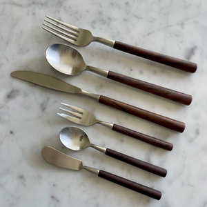 Juego de Cubiertos de acero inoxidable de alta calidad con mango de madera para ocasiones gastronómicas elegantes Casas Hoteles Restaurantes y cafeterías - Product Image 1
