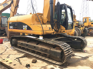รถขุดมือสอง Caterpillar 320C 320CL 20 ตัน เครื่องยนต์คัมมินส์ คุณภาพสูง พร้อมบุ้งกี๋ขนาด 1.7 เมตร และกำลัง 136 กิโลวัตต์ - Product Image 3