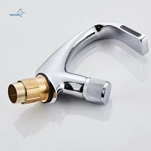 Robinet cascade de luxe en laiton au design unique pour <span class=keywords><strong>lavabo</strong></span> de salle de bain, <span class=keywords><strong>mitigeur</strong></span> eau chaude et froide - Product Image 6