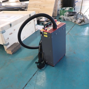 Décapant laser de style sac à dos à bas prix, machine de nettoyage laser pulsé 200W pour le nettoyage des surfaces moulées, le nettoyage du métal et du bois - Product Image 5