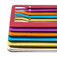 Cadre de plaque d'immatriculation universel en métal aluminium personnalisé avec capuchons de vis pour la promotion des concessionnaires automobiles