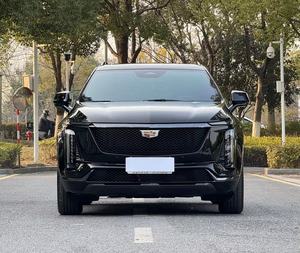 Confort raffiné, présence audacieuse : le <span class=keywords><strong>Cadillac</strong></span> <span class=keywords><strong>XT5</strong></span> offre une polyvalence haut de gamme pour les familles modernes. - Product Image 1