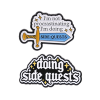Broche en émail « Je ne procrastine pas, je fais des quêtes secondaires » en forme d'épée, accessoire vestimentaire pour jeux RPG