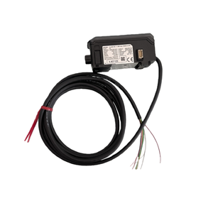 Amplificateur de capteur de déplacement laser CMOS KEYENCE IL-1050 de haute qualité, type montage sur rail DIN, avec garantie d'un an - Product Image 2