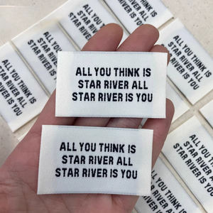 Étiquette d'impression tissée en coton personnalisé de luxe pour les marques de vêtements Étiquettes tissées au cou avec logo sur les vêtements - Product Image 5