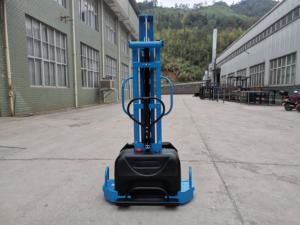 Chariot élévateur de palette de levage automatique à chargement automatique d'empileur électrique portatif de 0.5TON avec la batterie au lithium pour des industries de restaurant - Product Image 2