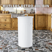 Poubelle cylindrique rétro en acier inoxydable BUTLERS Oskar 40L avec poignées sur le couvercle |   Poubelle de cuisine pour déchets organiques et panier à papier