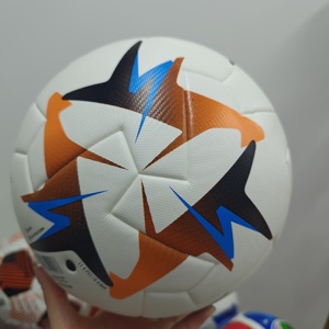 Balón de Fútbol de Competición Resistente con Paneles Termosellados para un Vuelo y Rendimiento Consistentes - Product Image 1