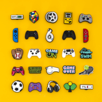 Personalizada nueva moda colorido Gamepad PVC zapato encantos venta al por mayor Rubik's Cube fútbol letras personalizadas zuecos zapato encantos a granel