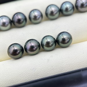 Perles de Tahiti vert paon 9-10 mm parfaitement rondes, perles en vrac, haute brillance, couleur naturelle - Product Image 1