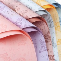 Nouveau papier d'emballage pour fleurs imperméable en plastique avec un motif rétro de papillon et de fleurs pour l'emballage de bouquets de fleurs