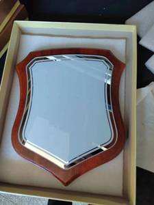 Logotipo personalizado y palabras ADL Trofeo de madera Medalla Placas Impresión UV Premios de cristal Trofeos para eventos escolares - Product Image 5