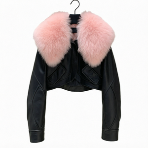 Chaqueta de cuero negra corta para mujer con cuello de piel de zorro auténtica, manga corta y cierre de cremallera. - Product Image 1