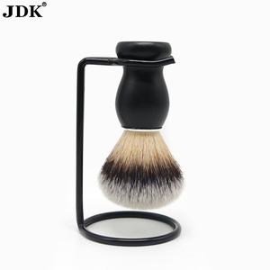 Vendita calda eco-friendly legno Top seller da uomo <span class=keywords><strong>barba</strong></span> <span class=keywords><strong>barba</strong></span> <span class=keywords><strong>pennello</strong></span> Silvertip <span class=keywords><strong>tasso</strong></span> JDK marca usato rasoio di sicurezza Set - Product Image 2