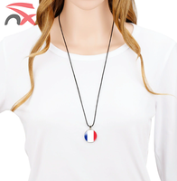 Colliers pendentifs circulaires en corde avec divers drapeaux nationaux, drapeaux de pays d'Europe, France, Portugal