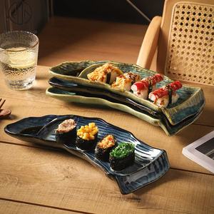 Plateau de <span class=keywords><strong>sushi</strong></span> japonais ondulé créatif de 12 pouces avec porte-sauce assiettes bleues et vertes de restaurant d'hôtel - Product Image 2