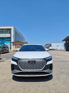 <span class=keywords><strong>Audi</strong></span> Q4 E-tron 40 SUV électrique d'occasion 2024, longue autonomie, version premium, prêt à l'exportation, blanc sur noir - Product Image 1