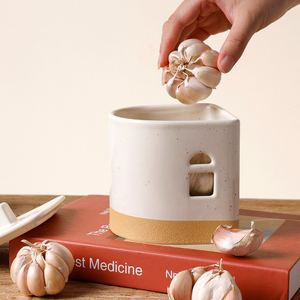 Yst Gốm Sứ Nhà Máy Chất Lượng Cao Đồ Ăn Nhà Bếp Thông gió Khoai Tây Hành Tây Tỏi Canister Thực Phẩm Lưu Trữ Lọ Với Nắp Nhà Hàng Hóa - Product Image 1