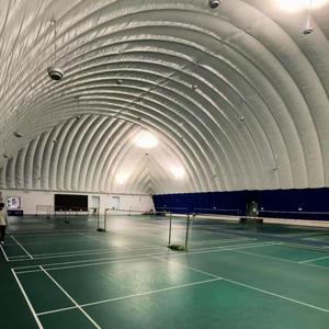Dôme gonflable multi-sports en tissu tendu personnalisable à installation rapide pour le tennis, le padel et les stades - Product Image 4