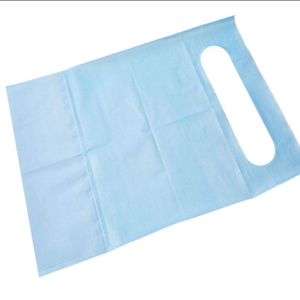 Baberos Desechables Impermeables de Papel para Restaurante, Baberos para Adultos y Personas Mayores - Product Image 1