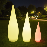 Lampe de sol décorative LED RGB rechargeable étanche IP65 pour les fêtes de Noël et les événements commerciaux