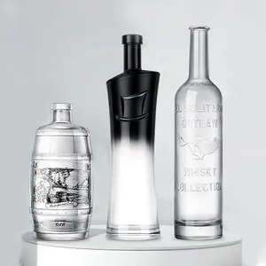 Prix usine recyclable Design moderne 750ml bouteille en verre haute forme de baril clair Vodka Whisky Tequila Gin rhum bouteille en verre