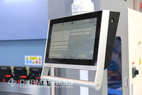 Prensa Plegadora CNC Servoeléctrica Industrial con Interfaz de Control Digital Profesional y Medición de Ángulo de Precisión
