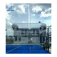 Couverture de court de padel panoramique imperméable avec des caractéristiques uniques personnalisées