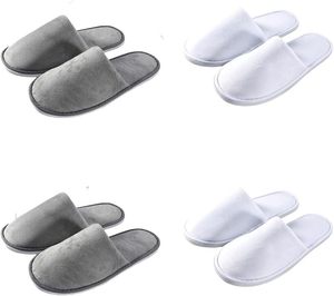 Chaussons jetables de luxe personnalisés à semelle antidérapante de 8 mm, légers et portables, à bout fermé, en tissu éponge gris foncé, avec logo, pour usage hôtelier, pour hommes - Product Image 1