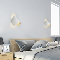 Lampe murale LED à angle réglable en métal d'intérieur nordique Salon Hôtel Chambre à coucher Lampe murale de chevet
