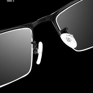 Nouvelles lunettes semi-cerclées en alliage pour hommes 34130 pour usage professionnel Printemps 2022 Fabriqué au Jiangsu - Product Image 4