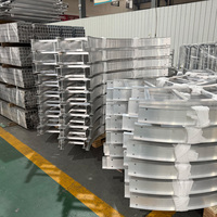 Échelle à câbles en acier électrogalvanisé résistant à la corrosion Hdmann pour la gestion des câbles aériens dans les salles de serveurs des centres de données