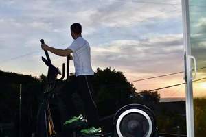 Fabrication et vente en gros de vélos elliptiques robustes/vélos elliptiques orbitaux, appareils de cross-training, appareils de musculation elliptiques pour salle de sport commerciale et à domicile - Product Image 4