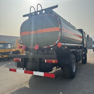 Camión Cisterna de Combustible SINOTRUK de China, de un Solo Eje, 4WD, 10000L-20000L, Camión Cisterna de Aceite para Carretera con Tracción 4x4 - Product Image 6