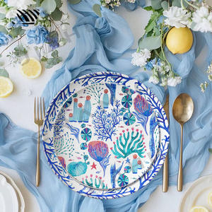 Immergersi in piatti da pranzo in porcellana di grazia oceanica-incantevoli motivi marini in tonalità blu e colorate - Product Image 1