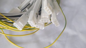 Conector DC Personalizado QUANWEI de 2 pinos, 3 pinos e 5 pinos para Conexões Internas de Máquinas - Product Image 3