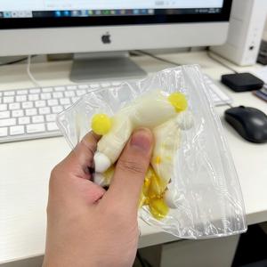 Jouet de <span class=keywords><strong>d</strong></span>écompression créatif en TPR en forme de cornet de glace au fromage - Anti-stress portable pour étudiants et employés de bureau - Product Image 4
