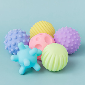 Jouet de préhension pour bébé, lot de 6 balles Manhattan en caoutchouc souple, pour le massage tactile, la perception tactile et le jeu de pincement, jouet éducatif pour le bain - Product Image 2