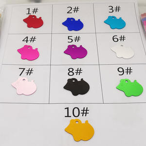 Étiquettes d'identification pour animaux de compagnie en aluminium anodisé en forme de <span class=keywords><strong>poisson</strong></span> 10 couleurs durables gravées au laser Plaques nominatives pour chat et chien Technique d'estampage - Product Image 4