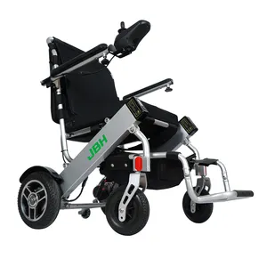 高齢者はモバイルで手頃な価格の電動車椅子を障害者用に使用しました