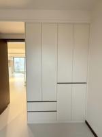 Meuble de chambre à coucher sur mesure blanc, comprenant une coiffeuse, une armoire en bois facile à monter, élégante et résistante à l'humidité