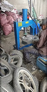 Presse de <span class=keywords><strong>démolition</strong></span> électrique 30T pour la déchiquetage de cylindres de voitures et de motos, de coques en alliage d'aluminium, de roulements et de moteurs - Product Image 3